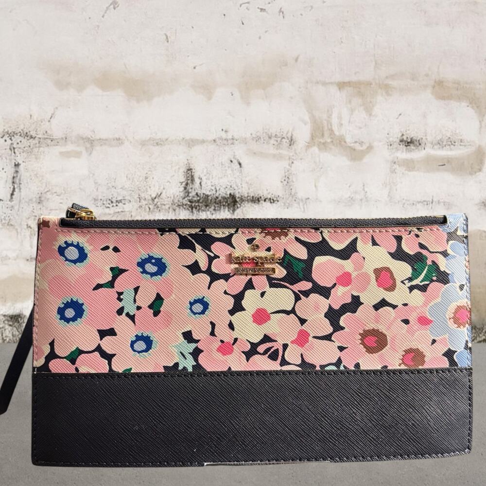 Kate Spade New York Cameron Street Daisy Garden Wristlet STORYBOOK LINING